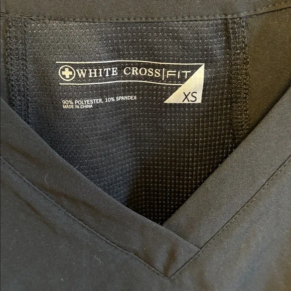 White Cross Fit scrub top. - Picture 4 of 7
